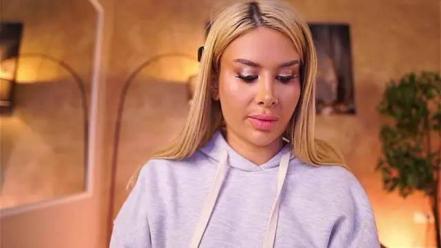 EvaZane online show from February 2026 09:15:02 PM