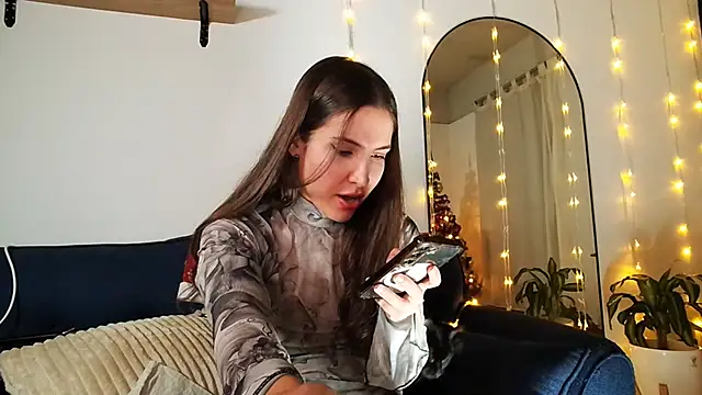 Snapshot of Melisa_cream chatting on December 2024 02:47:02 AM Melisa cream online show from December 2024 02:47:02 AM