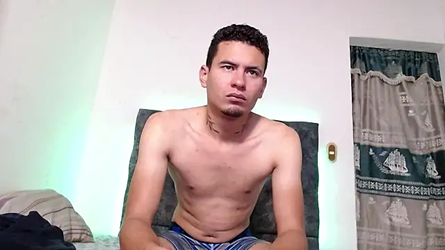 Snapshot of brandon_a_collin chatting on December 2024 11:24:01 PM brandon a collin online show from December 2024 11:24:01 PM