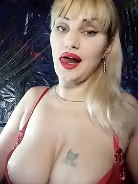 Snapshot of Freya_Milf chatting on February 2025 01:44:01 PM Freya Milf online show from February 2025 01:44:01 PM
