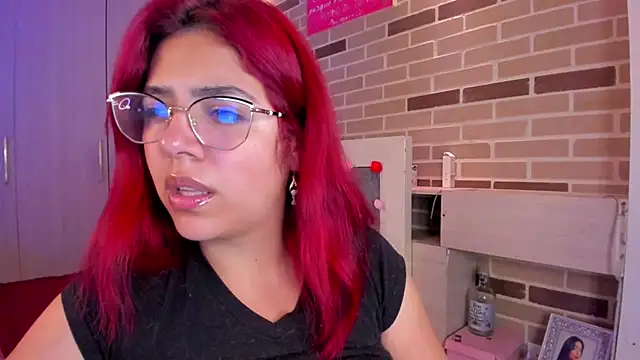 Snapshot of Rousse_Collinss chatting on December 2024 03:26:02 AM Rousse Collinss online show from December 2024 03:26:02 AM