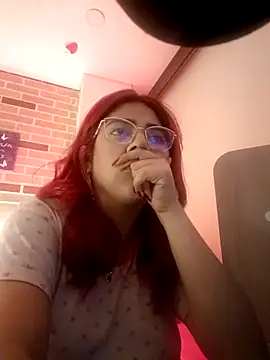 Snapshot of Rousse_Collinss chatting on November 2025 05:09:01 AM Rousse Collinss online show from November 2025 05:09:01 AM