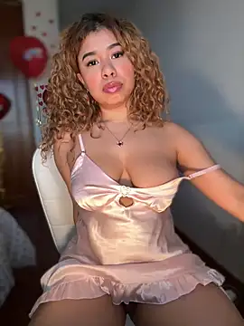 Snapshot of LEONCITA_ chatting on February 2025 11:02:02 AM LEONCITA online show from February 2025 11:02:02 AM