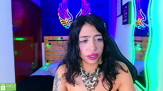 Snapshot of REDHOTTER_ chatting on May 2026 07:54:01 PM REDHOTTER online show from May 2026 07:54:01 PM