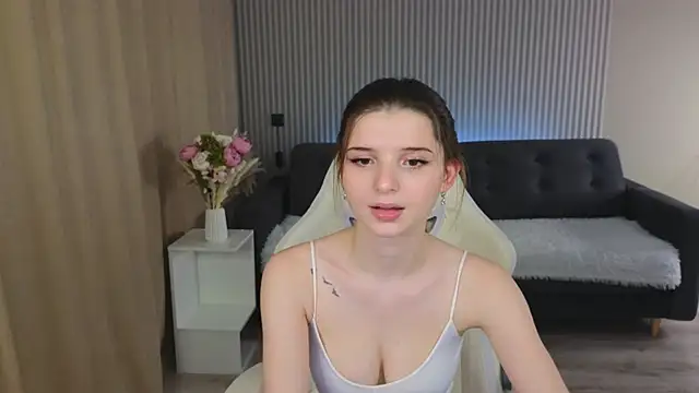 sofia  home online show from November 2025 04:31:02 PM