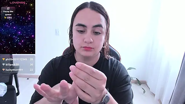 maryluna95 online show from April 2026 06:32:02 PM