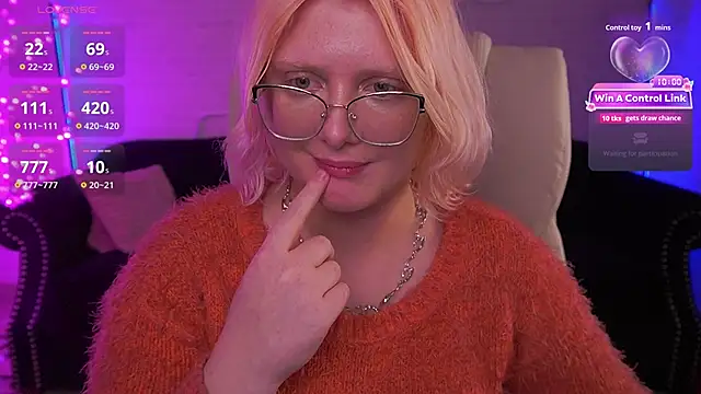 Snapshot of CoolTatis chatting on March 2026 06:35:02 PM CoolTatis online show from March 2026 06:35:02 PM