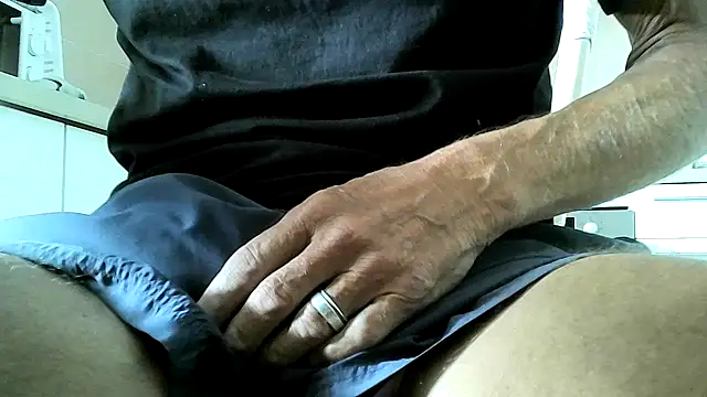 ewuich1 online show from March 2025 03:57:02 PM