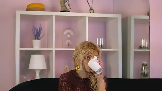 Snapshot of BritneyHudson chatting on February 2025 11:15:01 AM BritneyHudson online show from February 2025 11:15:01 AM