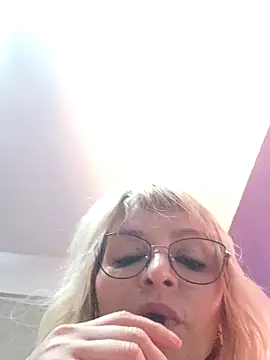 BritneyHudson online show from April 2026 06:23:01 PM