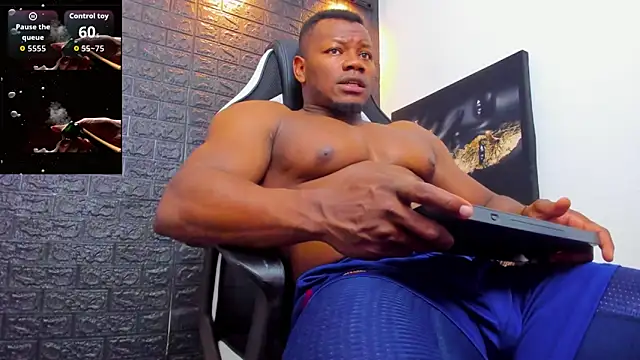 Snapshot of tommike chatting on October 2025 06:19:01 PM tommike online show from October 2025 06:19:01 PM