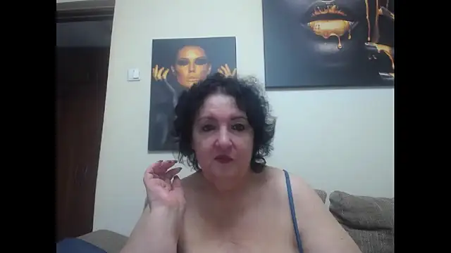 Snapshot of maturekorine chatting on October 2025 07:10:02 PM maturekorine online show from October 2025 07:10:02 PM