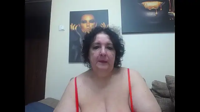 Snapshot of maturekorine chatting on October 2025 06:13:02 PM maturekorine online show from October 2025 06:13:02 PM