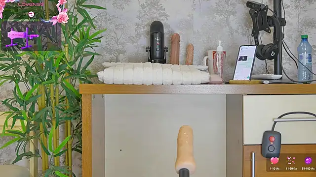 Snapshot of YourBurnWish chatting on October 2025 07:14:02 PM YourBurnWish online show from October 2025 07:14:02 PM