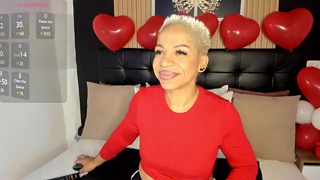 Snapshot of summer_night_ chatting on February 2025 11:00:02 AM summer night online show from February 2025 11:00:02 AM