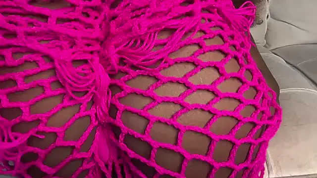 Snapshot of Chocolate_queen2 chatting on May 2026 10:50:03 PM Chocolate queen2 online show from May 2026 10:50:03 PM