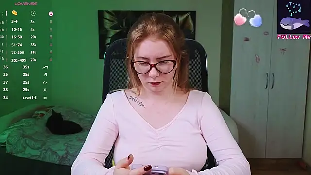 Snapshot of D0nna_ chatting on September 2025 09:25:02 PM D0nna online show from September 2025 09:25:02 PM