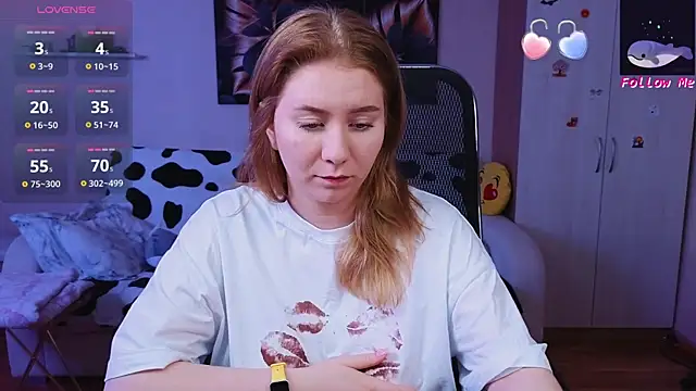 Snapshot of D0nna_ chatting on October 2025 06:56:02 AM D0nna online show from October 2025 06:56:02 AM