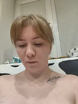 Snapshot of D0nna_ chatting on December 2025 03:28:02 PM D0nna online show from December 2025 03:28:02 PM