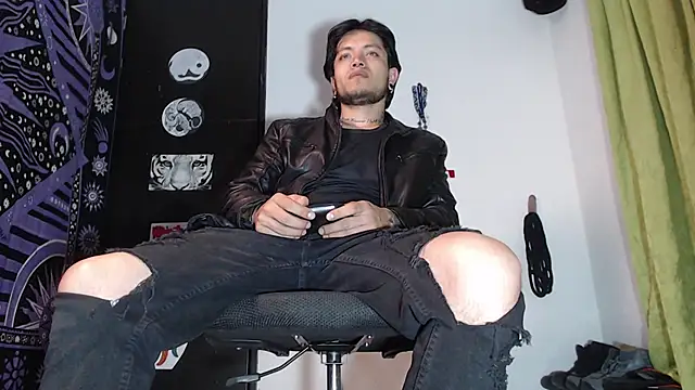 Dicaprioo  online show from December 2024 01:31:02 AM