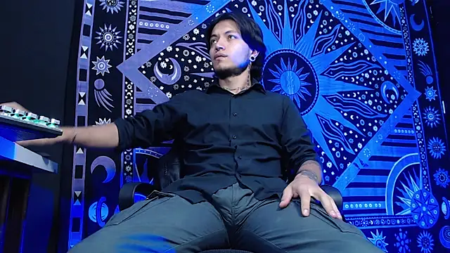 Dicaprioo  online show from February 2025 04:56:02 PM