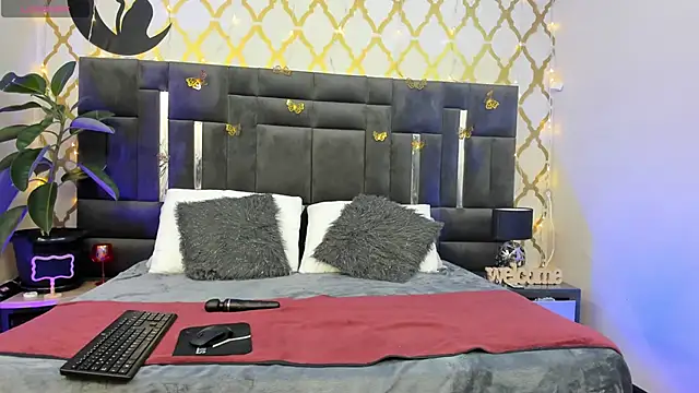 RubbyTaylor online show from November 2025 02:39:02 PM