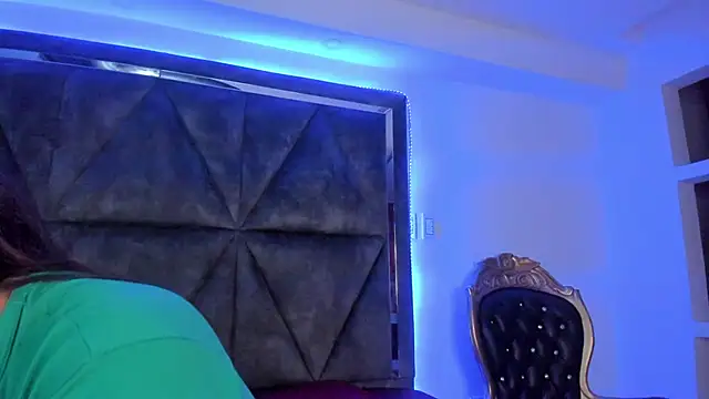 Elsalombardi  online show from February 2025 12:18:02 PM