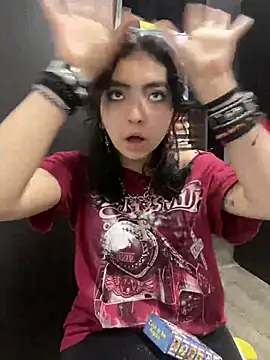 Snapshot of _Gothiccbitch_ chatting on December 2024 07:11:02 AM Gothiccbitch online show from December 2024 07:11:02 AM