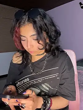 Snapshot of _Gothiccbitch_ chatting on February 2025 06:25:02 AM Gothiccbitch online show from February 2025 06:25:02 AM