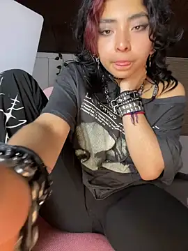 Snapshot of _Gothiccbitch_ chatting on February 2025 03:06:01 AM Gothiccbitch online show from February 2025 03:06:01 AM