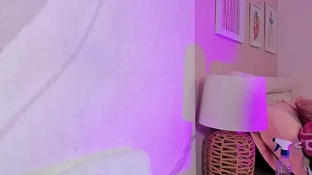 kristal blond online show from October 2025 04:30:01 AM