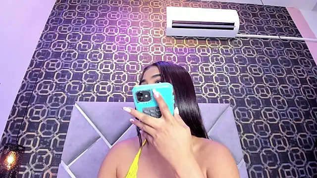 CherryBlossom23 online show from December 2025 01:02:02 AM