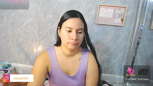 Mia  reys online show from December 2025 01:29:02 PM