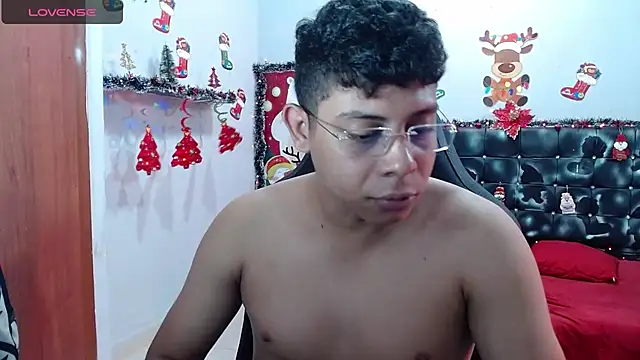 Snapshot of Wiiliam_20 chatting on December 2024 03:59:02 PM Wiiliam 20 online show from December 2024 03:59:02 PM