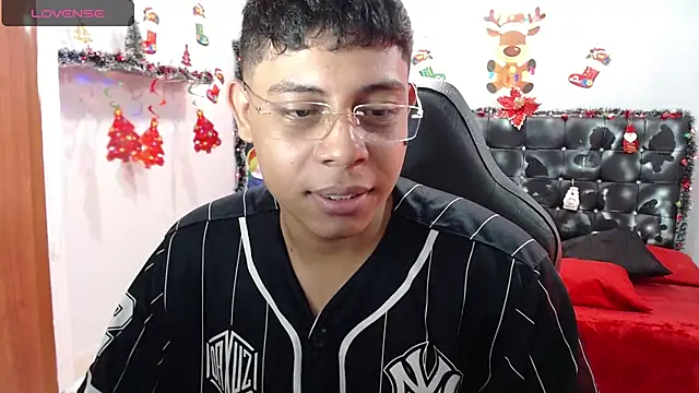 Snapshot of Wiiliam_20 chatting on December 2024 05:29:02 PM Wiiliam 20 online show from December 2024 05:29:02 PM