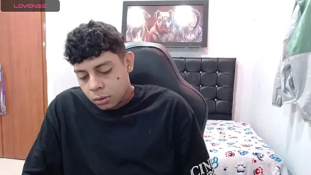 Snapshot of Wiiliam_20 chatting on February 2025 01:06:01 PM Wiiliam 20 online show from February 2025 01:06:01 PM