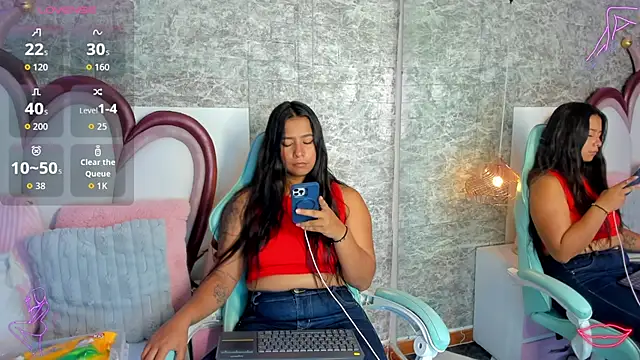 Snapshot of EmmaCrush chatting on April 2026 09:19:01 PM EmmaCrush online show from April 2026 09:19:01 PM