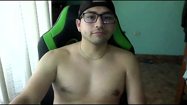 Snapshot of Allen_ibe chatting on November 2025 09:03:02 PM Allen ibe online show from November 2025 09:03:02 PM