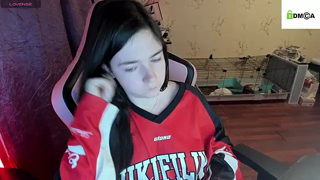 Snapshot of Crazy_forest_fairy chatting on October 2025 09:47:02 PM Crazy forest fairy online show from October 2025 09:47:02 PM