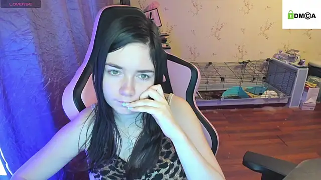 Snapshot of Crazy_forest_fairy chatting on October 2025 04:57:02 AM Crazy forest fairy online show from October 2025 04:57:02 AM