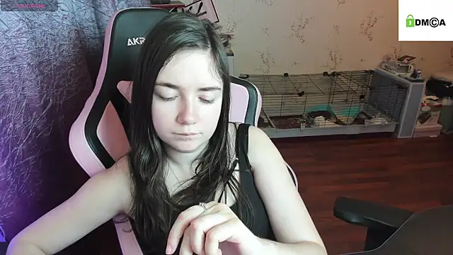 Snapshot of Crazy_forest_fairy chatting on November 2025 10:21:02 PM Crazy forest fairy online show from November 2025 10:21:02 PM