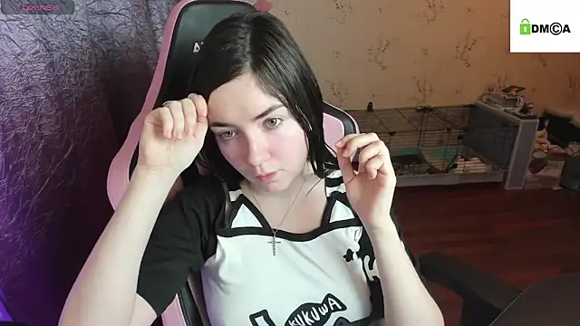 Snapshot of Crazy_forest_fairy chatting on November 2025 10:52:01 PM Crazy forest fairy online show from November 2025 10:52:01 PM