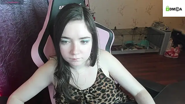 Snapshot of Crazy_forest_fairy chatting on November 2025 09:03:02 PM Crazy forest fairy online show from November 2025 09:03:02 PM