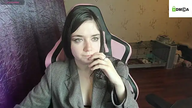 Snapshot of Crazy_forest_fairy chatting on November 2025 09:50:01 PM Crazy forest fairy online show from November 2025 09:50:01 PM