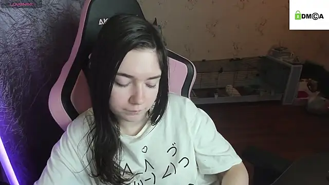 Snapshot of Crazy_forest_fairy chatting on December 2025 01:33:02 AM Crazy forest fairy online show from December 2025 01:33:02 AM