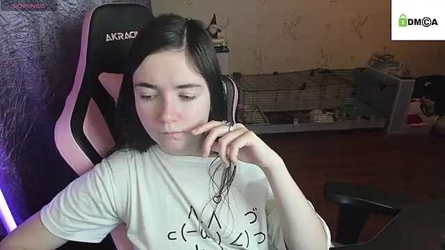 Snapshot of Crazy_forest_fairy chatting on December 2025 11:23:02 PM Crazy forest fairy online show from December 2025 11:23:02 PM