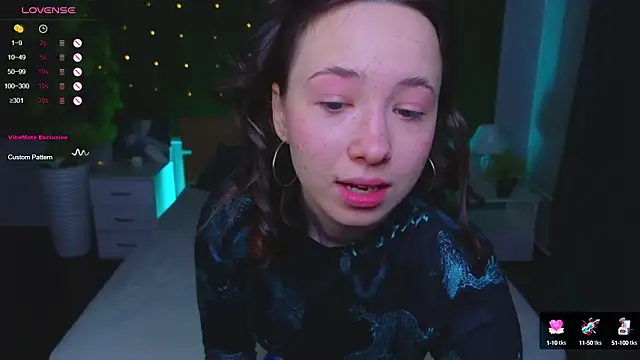 Hayle Hill online show from December 2024 04:01:01 AM