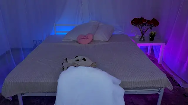 Hayle Hill online show from November 2025 04:45:02 AM