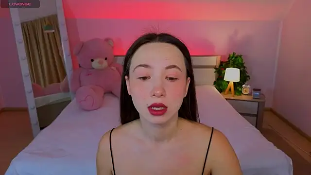 Hayle Hill online show from November 2025 01:22:01 AM