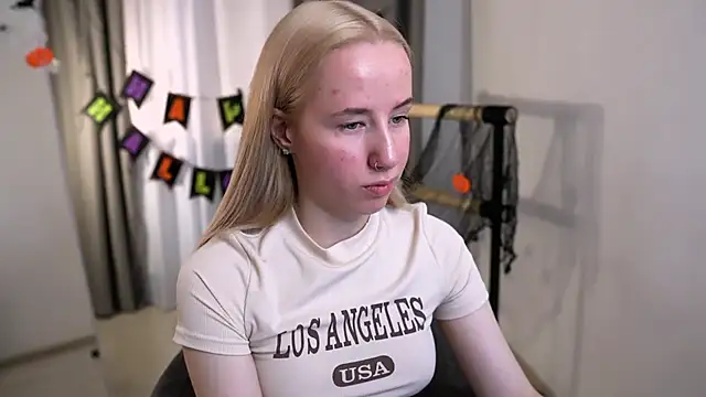 Cassie Kelman online show from October 2025 08:53:02 PM